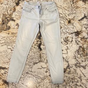 KUT Skinny Light Blue Size 6